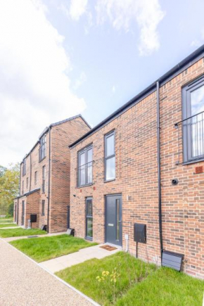 Stunning Modern 3 Bedroom Townhouse - Perfect Getaway